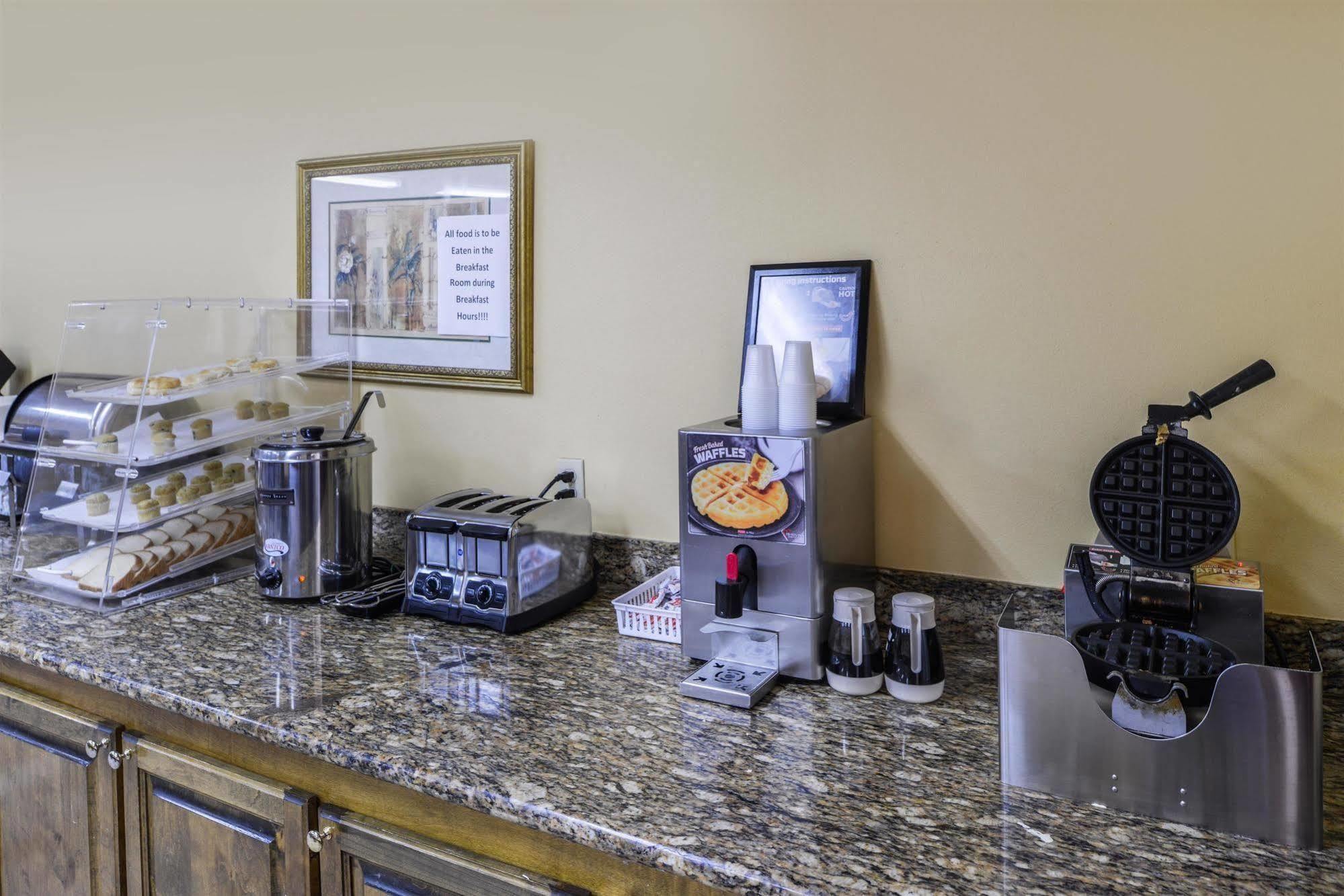 Americas Best Value Inn Wiggins Εξωτερικό φωτογραφία