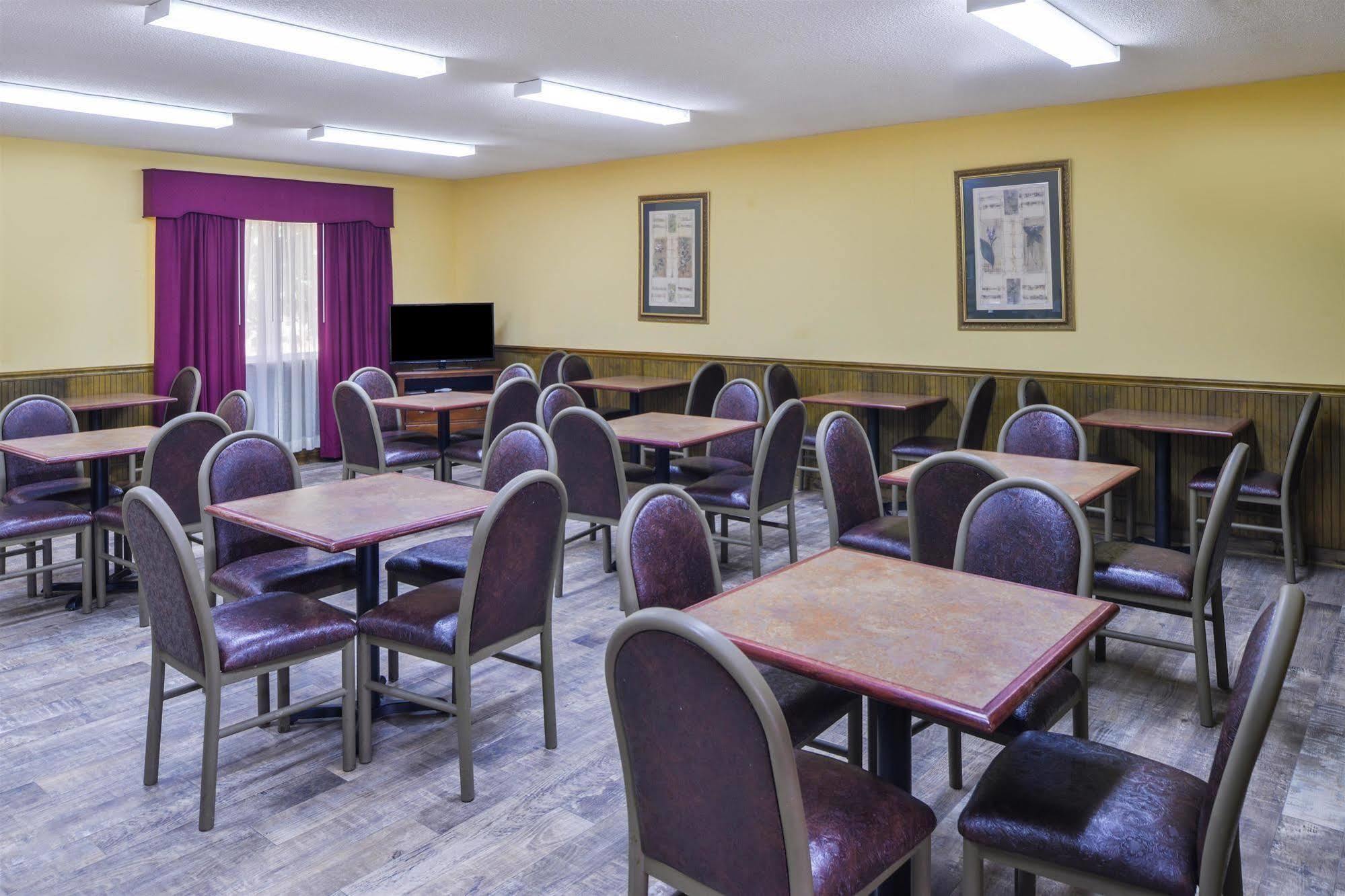 Americas Best Value Inn Wiggins Εξωτερικό φωτογραφία