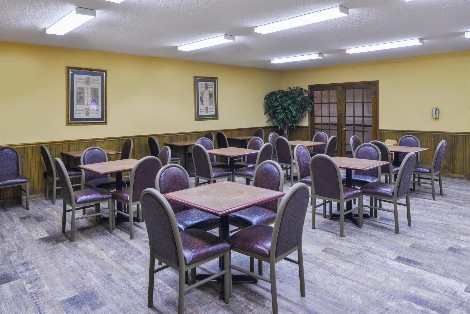 Americas Best Value Inn Wiggins Εξωτερικό φωτογραφία